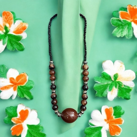 VTG Brown and Black Glass Beaded Necklace - Picture 2 of 9
